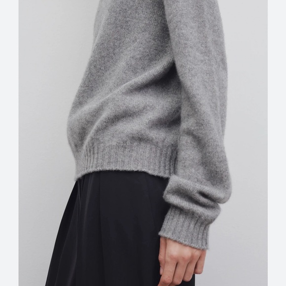 NWT H & M oversized grey bat wing sweater size XS - Picture 7 of 8